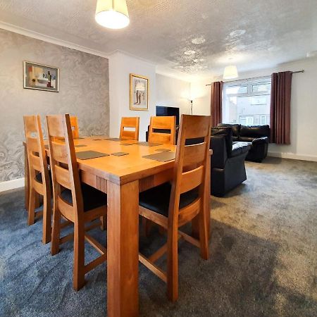 3 Bedroom House Amazon M90 Dunfermline Edinburgh Eksteriør bilde