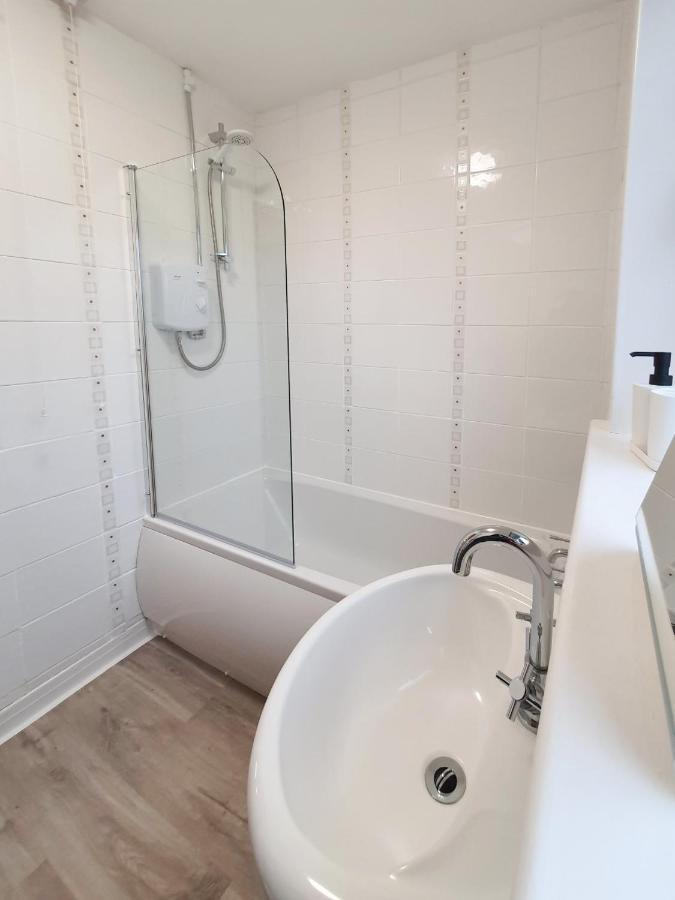 3 Bedroom House Amazon M90 Dunfermline Edinburgh Eksteriør bilde