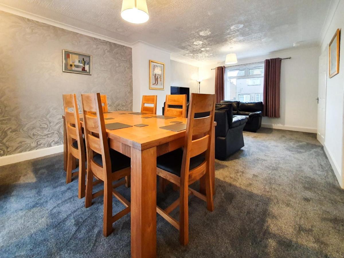 3 Bedroom House Amazon M90 Dunfermline Edinburgh Eksteriør bilde