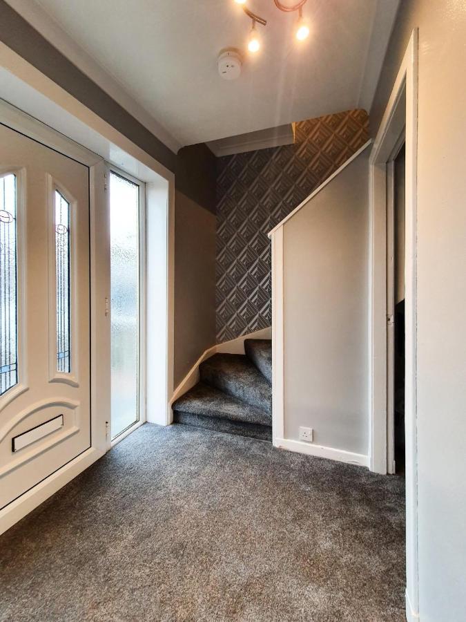 3 Bedroom House Amazon M90 Dunfermline Edinburgh Eksteriør bilde