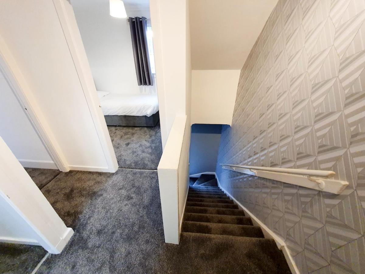 3 Bedroom House Amazon M90 Dunfermline Edinburgh Eksteriør bilde